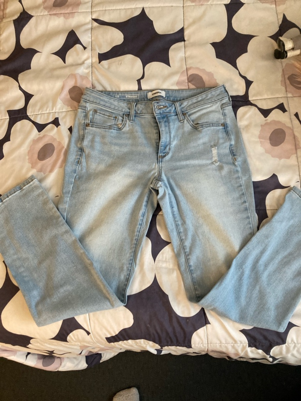 Sonoma Light Wash Women’s Skinny Jeans size 10S